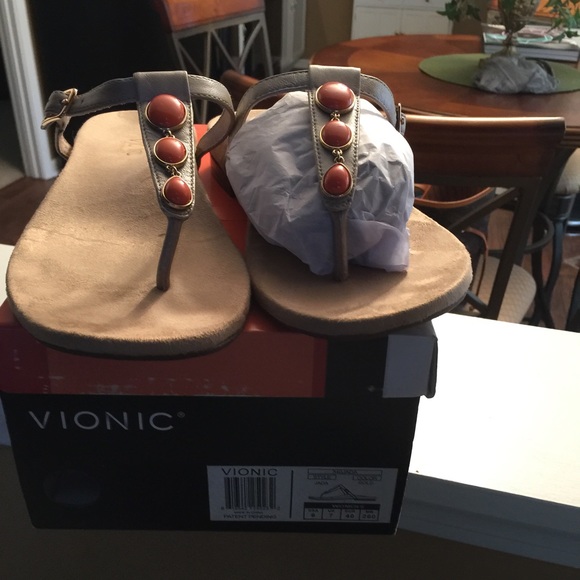 Vionic Thong sandals