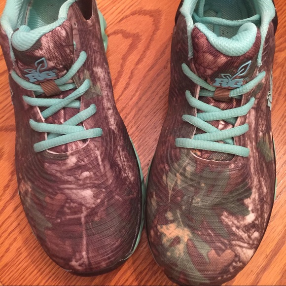 Realtree Girl tennis shoes