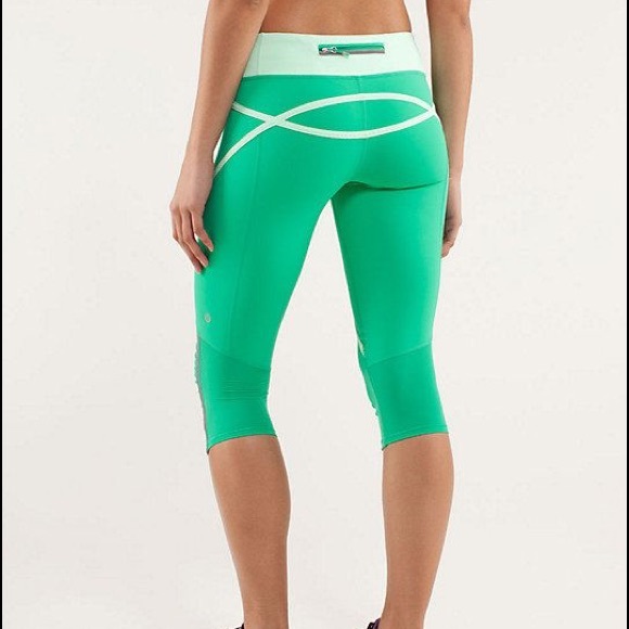 Lululemon Green Run Pace Crop Size 6