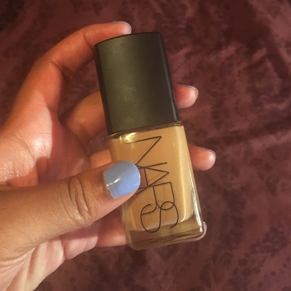 NARS ✨ Sheer Glow Foundation ✨ Cadiz, 1 oz - Picture 2 of 4