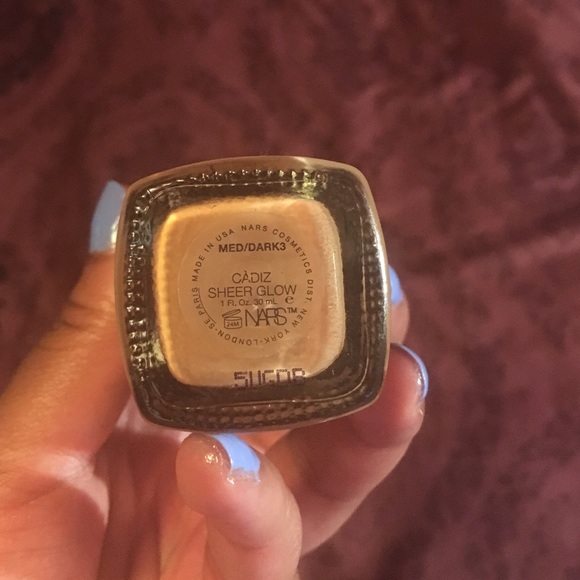 NARS ✨ Sheer Glow Foundation ✨ Cadiz, 1 oz - Picture 4 of 4
