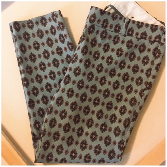 J. Crew Pants - J. Crew Grey Printed Medallion Capri Pants --- 8