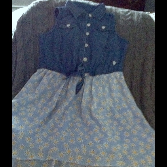 Girls "" Guess "" dress ((Great Dress)) 🌸🌸