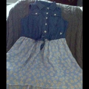 Girls "" Guess "" dress ((Great Dress)) 🌸🌸