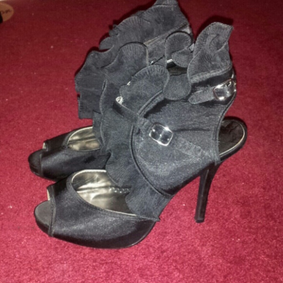 50 issue shoes ruffle topped black heels from 50 issue shoes ruffle topped black heels from
