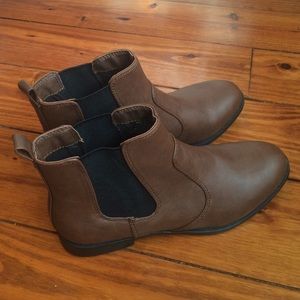 NWOT H&M Ankle Boots - Chestnut Brown