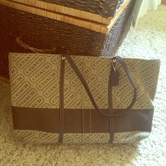 Coach purse great addition for fall!! Like new!