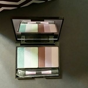 Avon-Mark Brand Snap To It Custom Eyeshadow Palett