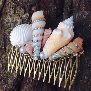 Abbie's ⚓️ Anchor Accessories - Handmade seashell hair comb/mermaid/boho/gypsy Abbie's ⚓️ Anchor Accessories - Handmade seashell hair comb/mermaid/boho/gypsy