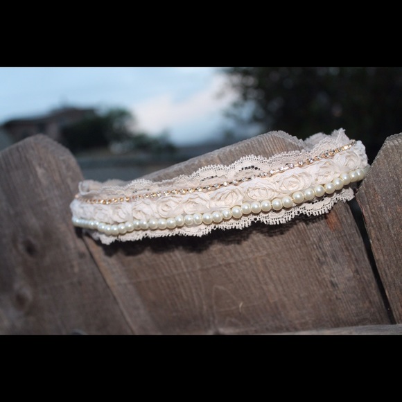 SonnyBlooms ONE OF A KIND wedding headband - Picture 2 of 2