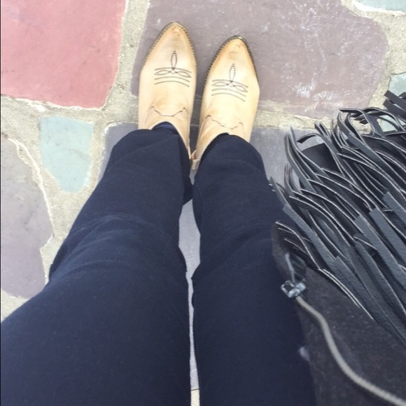 Meet your Posher, Kim - Picture 2 of 3