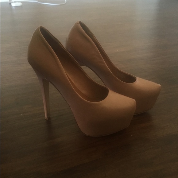 Steve Madden Shoes - Dejavu Steve Madden heels.