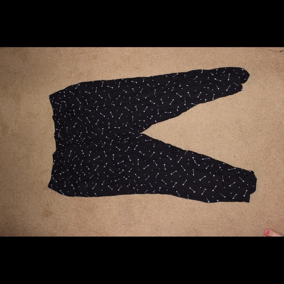 Cropped loose pants