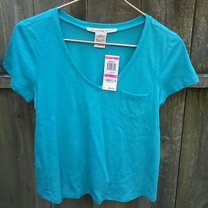 Teal v-neck pocket tee shirt