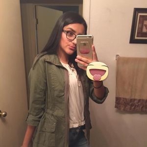 Meet your Posher, Angela