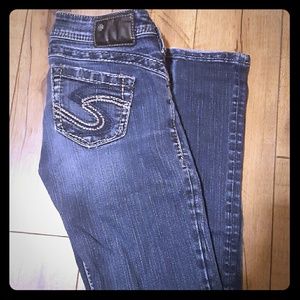 Dark wash Silver Jeans!
