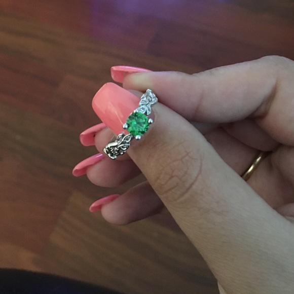 Emerald/silver ring, size 8!