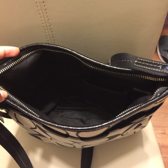 Never used coach bag without tags - Picture 3 of 3