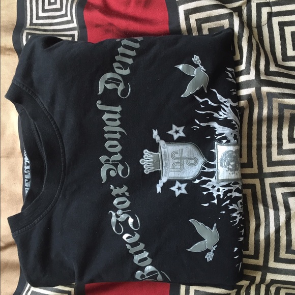 T- Shirt - Picture 3 of 3