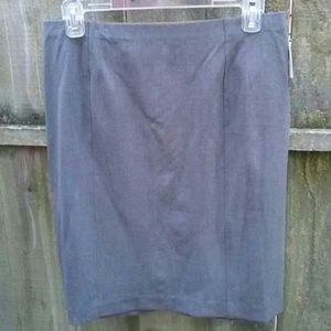 Classic, comfortable stretch waist skirt