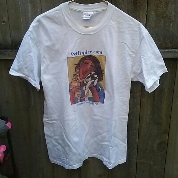 "Petfinder.com" tee shirt