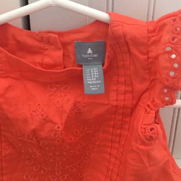 Baby GAP orange top - Picture 2 of 4