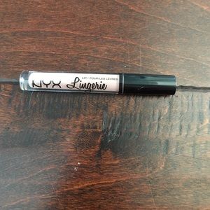 NYX Lingerie Liquid Lipstick in CORSET