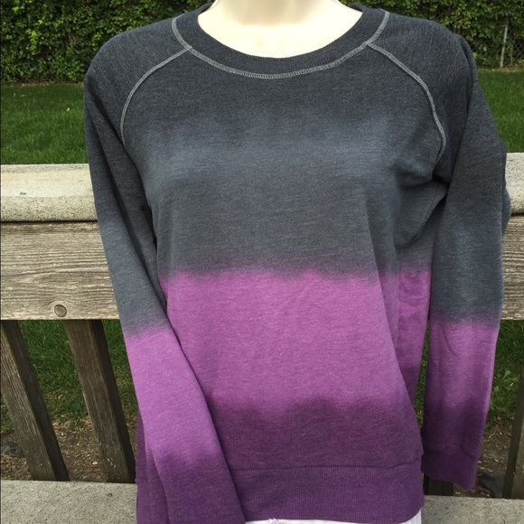 Paper Heart  Tops - Best In Tops HP ✨✨✨Ombré Top With triangle in back