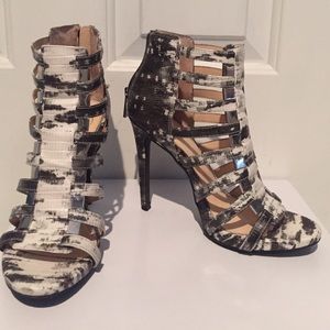 Jessica Simpson snakeskin colored heels