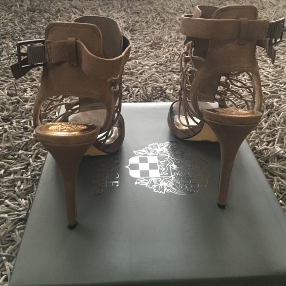 Vince Camuto peep toe heel 👠 - Picture 3 of 4