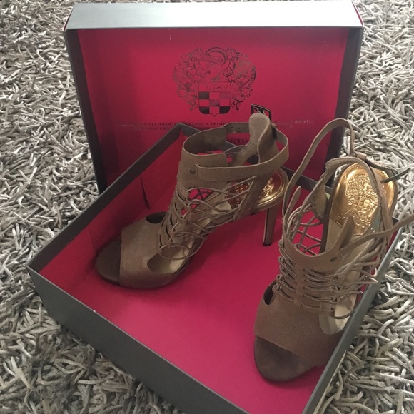 Vince Camuto peep toe heel 👠 - Picture 4 of 4