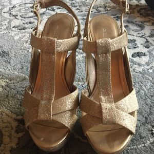 Aldo gold glitter sandal heels size 7
