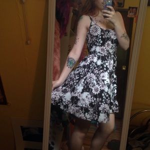 *SOLD* (NWT) Forever 21 Floral Smock Dress
