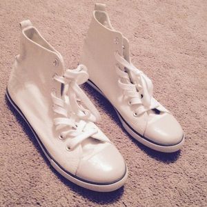 Aero NYC White High Tops 😂