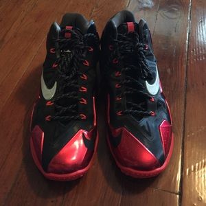 Nike LeBron 11