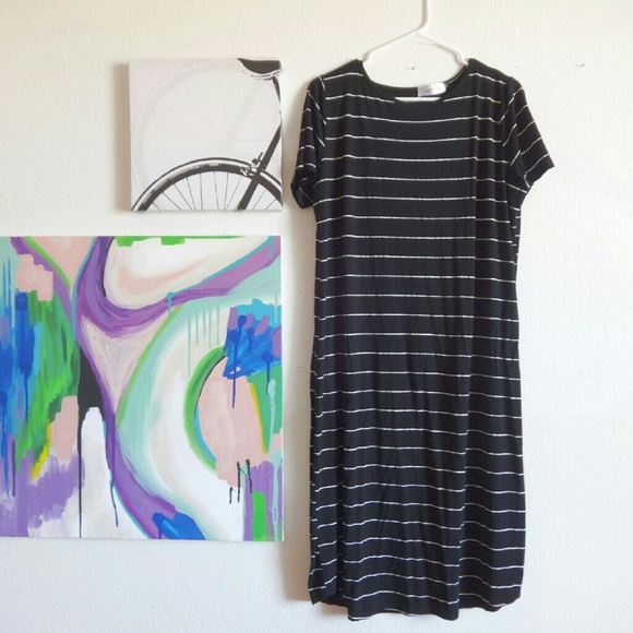 Dresses & Skirts - NWOT Black T-Shirt Dress