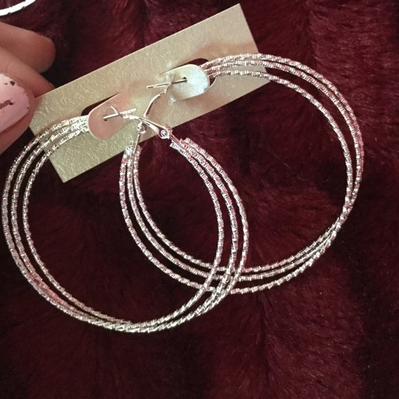 Hoop earrings - Picture 3 of 3