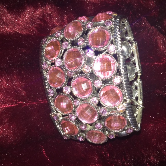 Large pink bracelet - Picture 1 of 3
