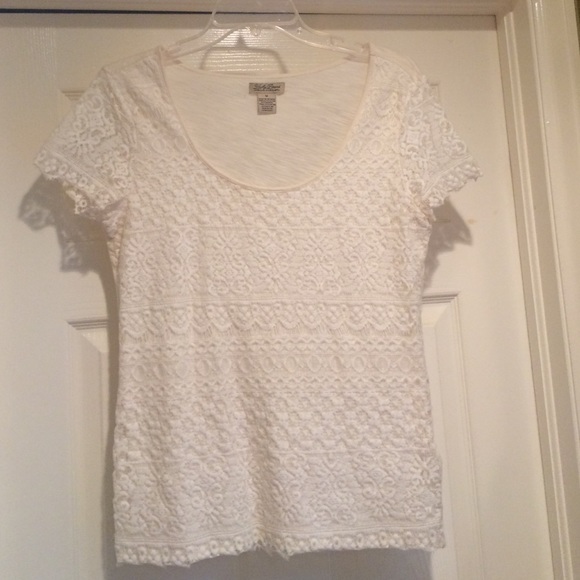 Lace cream t shirt.