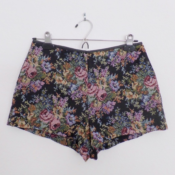 Forever 21 floral high-waisted shorts. - Picture 1 of 2
