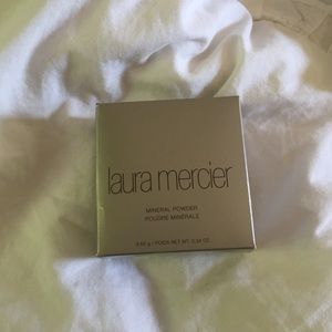 Laura Mercier mineral powder in warm bronze