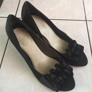 Size 10 4" black satin heels