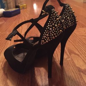 studded platform Steve Madden heels size 6.5