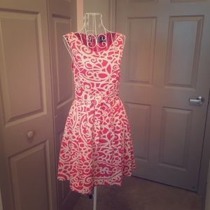 Hot pink & white dress with belted sash & pockets!