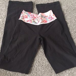 Lululemon floral pants size 2