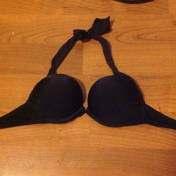 Victoria's Secret bombshell swim top