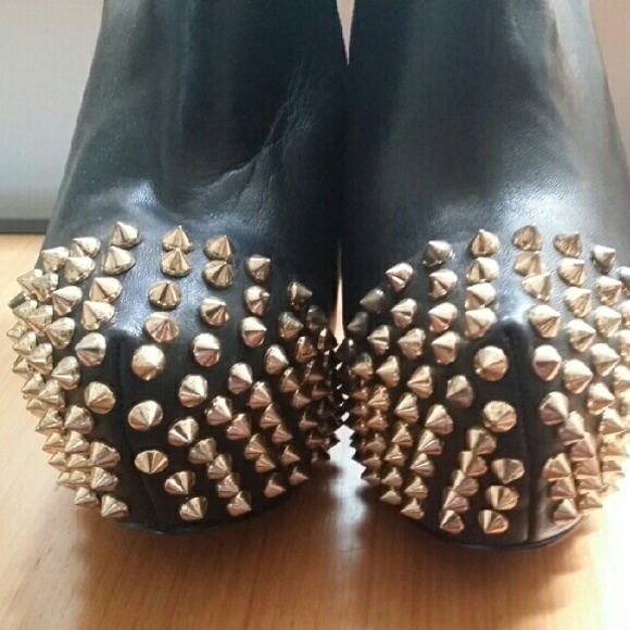 STEVE MADDEN VAMPIREE SPIKED BOOTIES - Picture 2 of 4