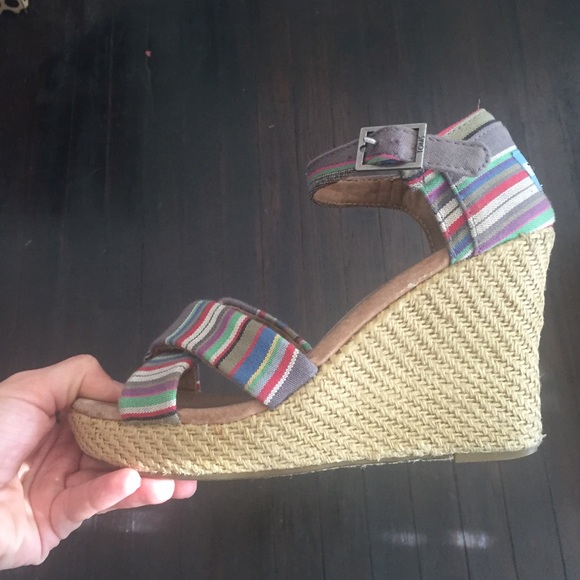 TOMS size 6.5 striped chambray wedges.