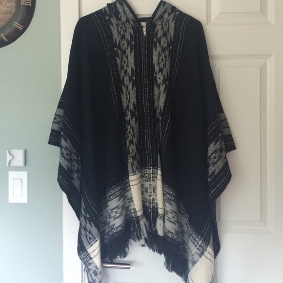 Black and white zip up poncho