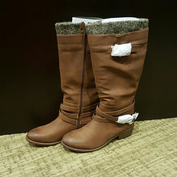 Never worn brown boots